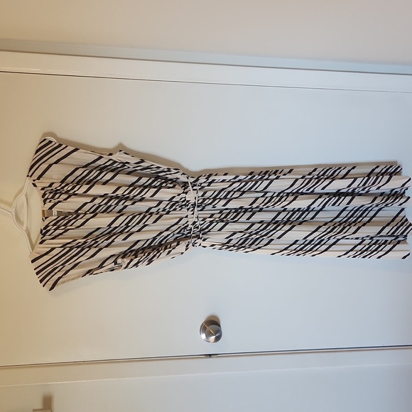 H&M black and white striped maxi dress - Picture 4 of 8